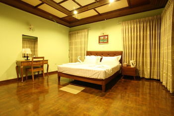 Hundred Moon Hotel ย่างกุ้ง ภายนอก รูปภาพ